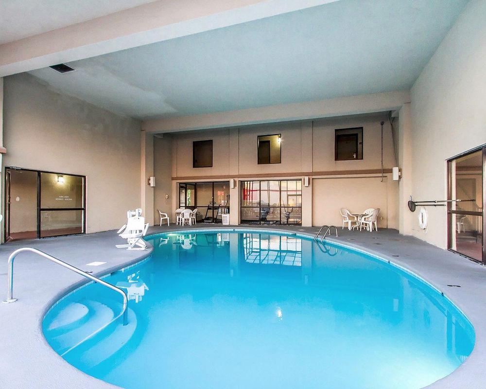Econo Lodge & Suites Clarksville Dış mekan fotoğraf