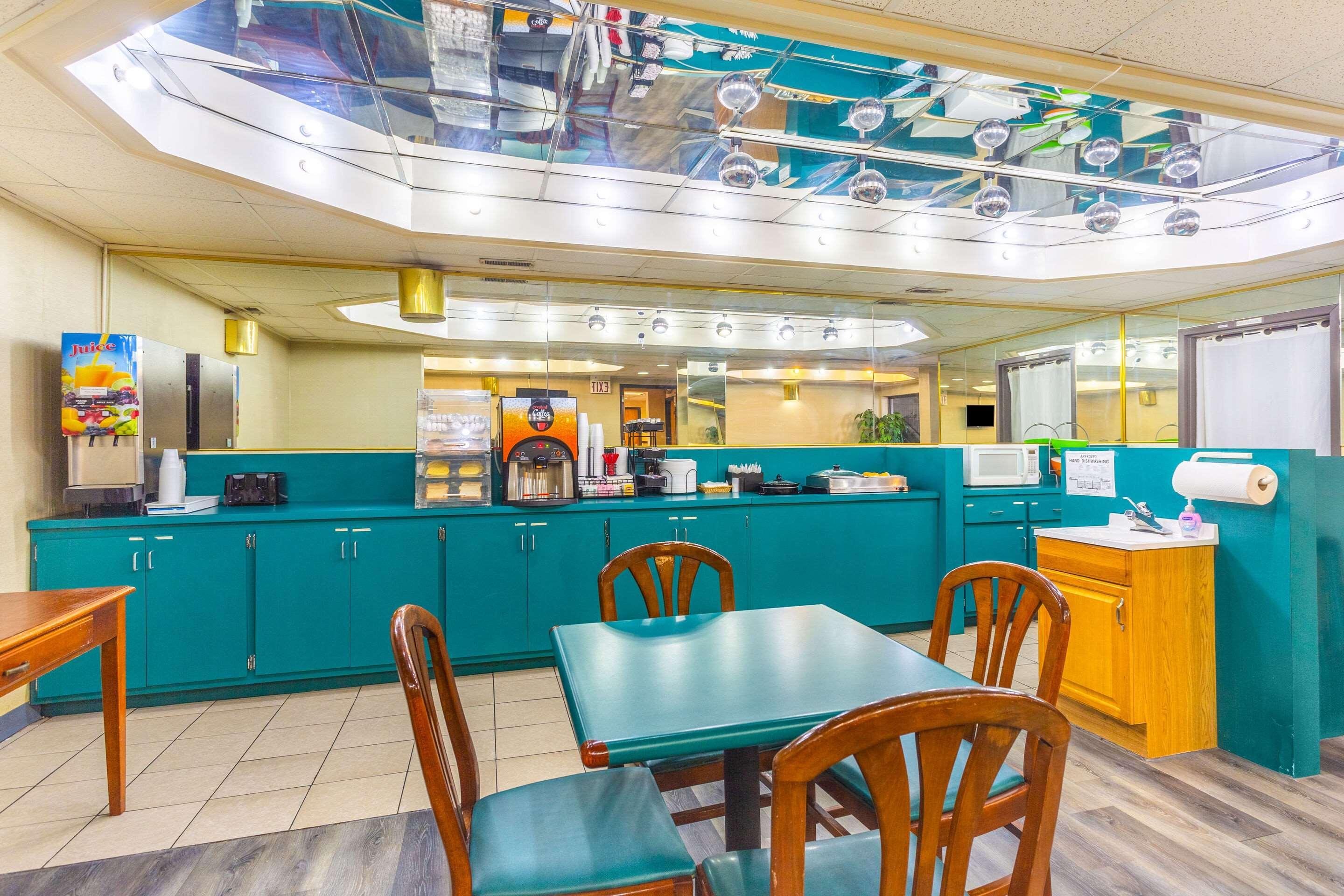 Econo Lodge & Suites Clarksville Dış mekan fotoğraf