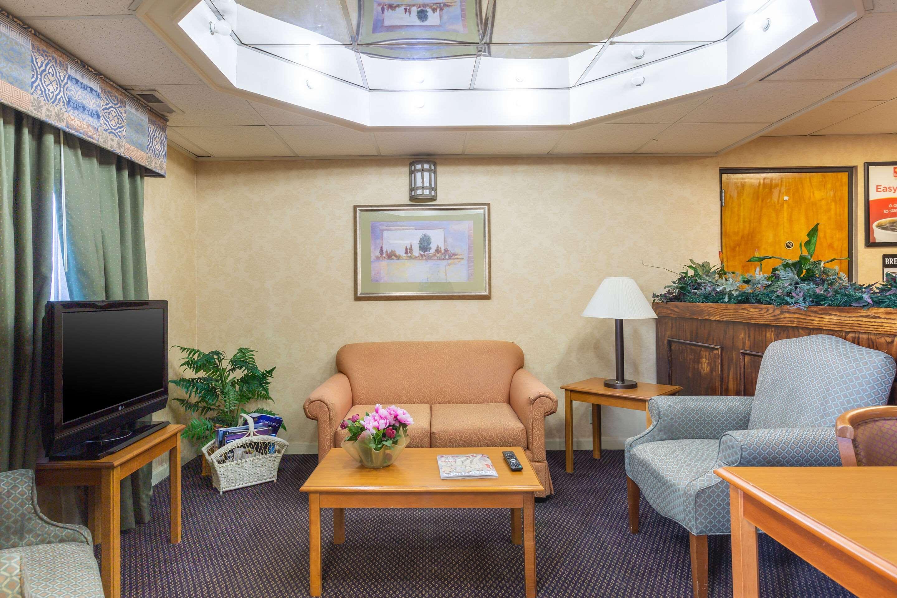 Econo Lodge & Suites Clarksville Dış mekan fotoğraf