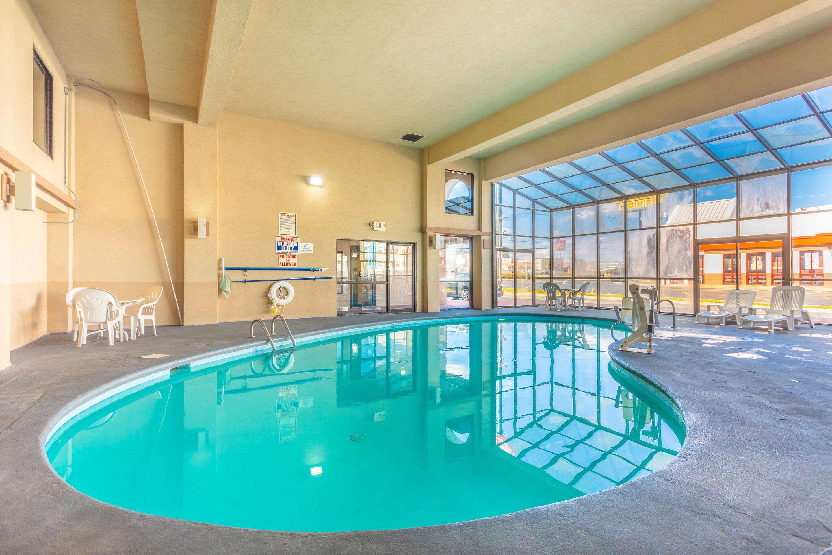 Econo Lodge & Suites Clarksville Dış mekan fotoğraf