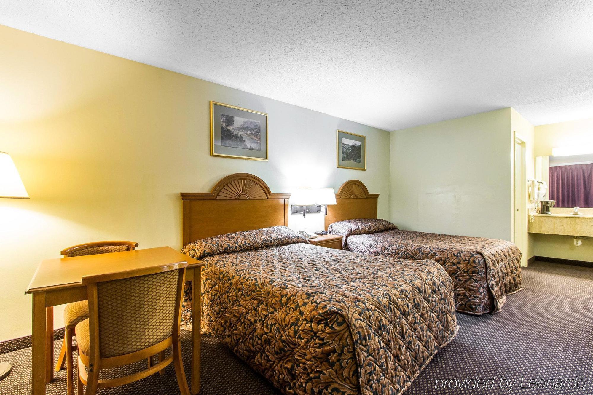 Econo Lodge & Suites Clarksville Dış mekan fotoğraf