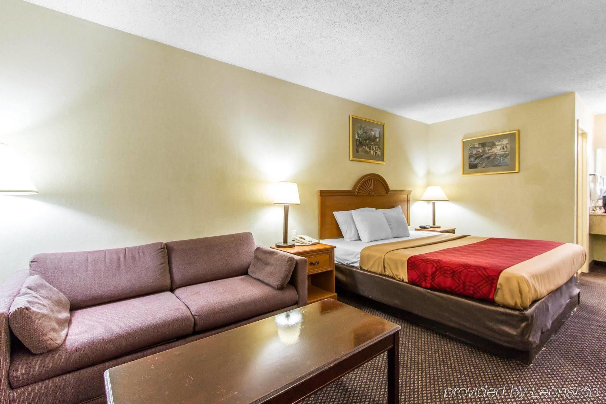 Econo Lodge & Suites Clarksville Dış mekan fotoğraf