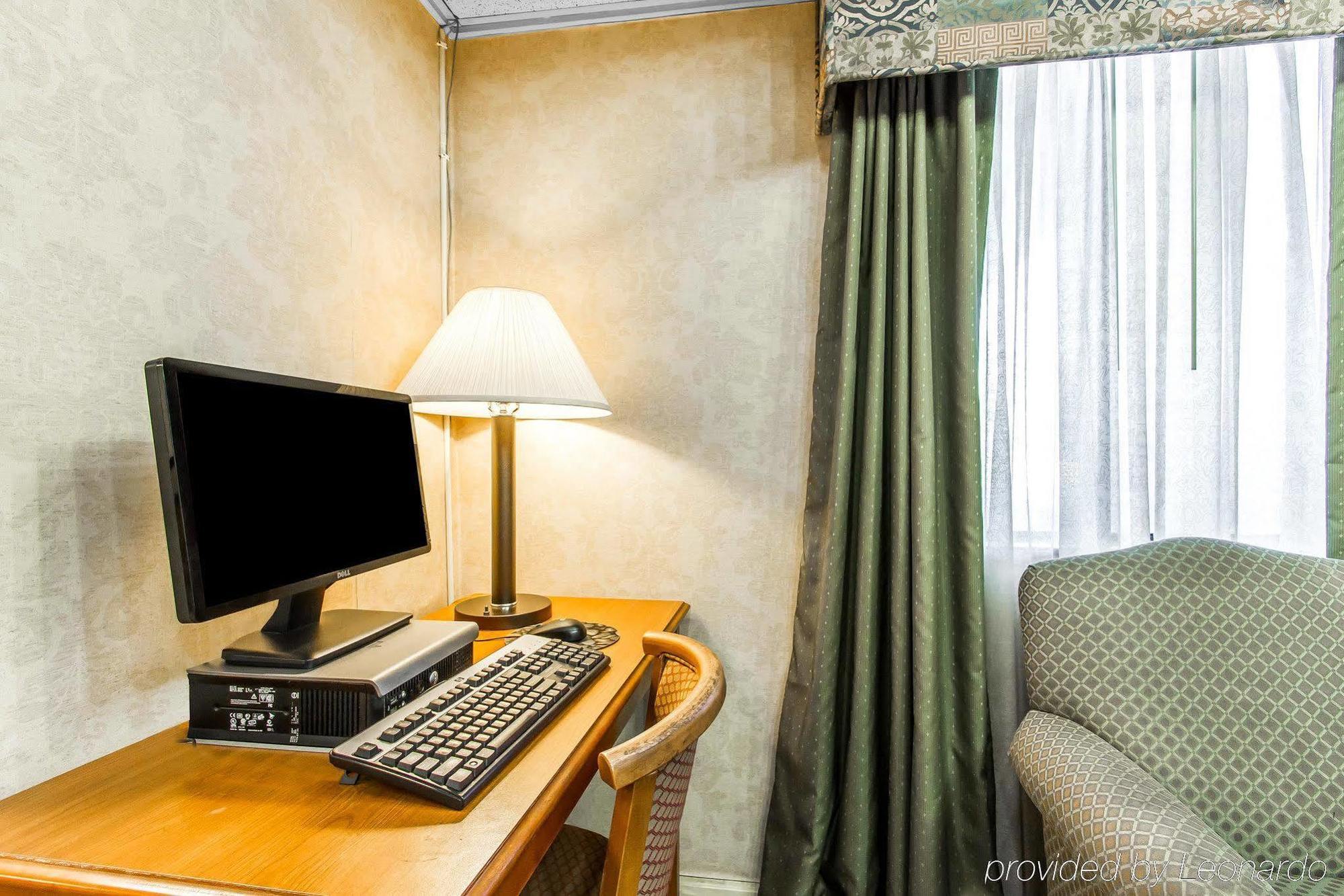 Econo Lodge & Suites Clarksville Dış mekan fotoğraf
