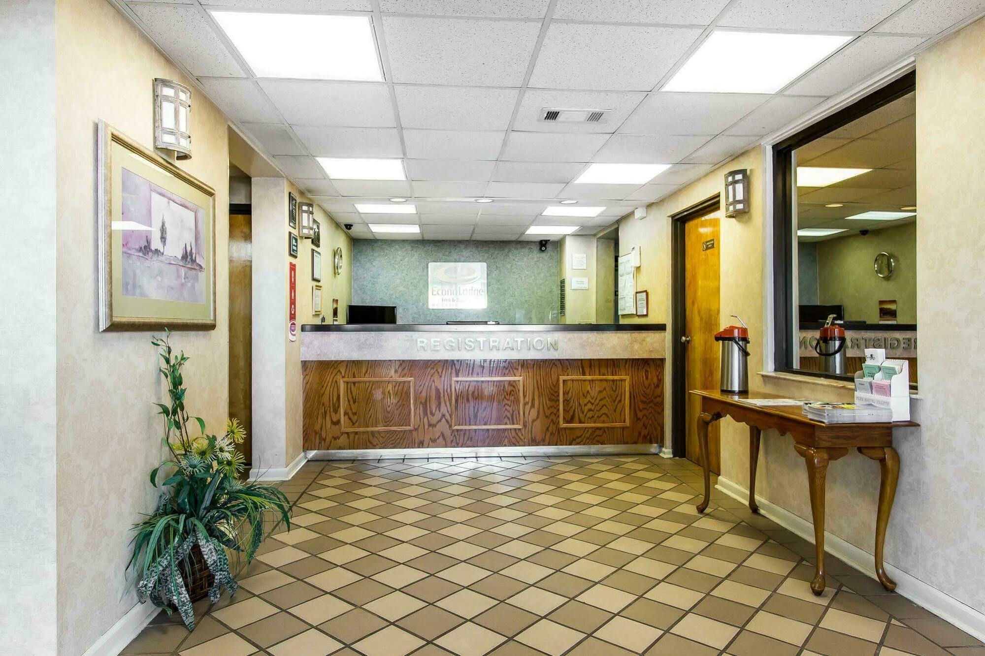 Econo Lodge & Suites Clarksville Dış mekan fotoğraf
