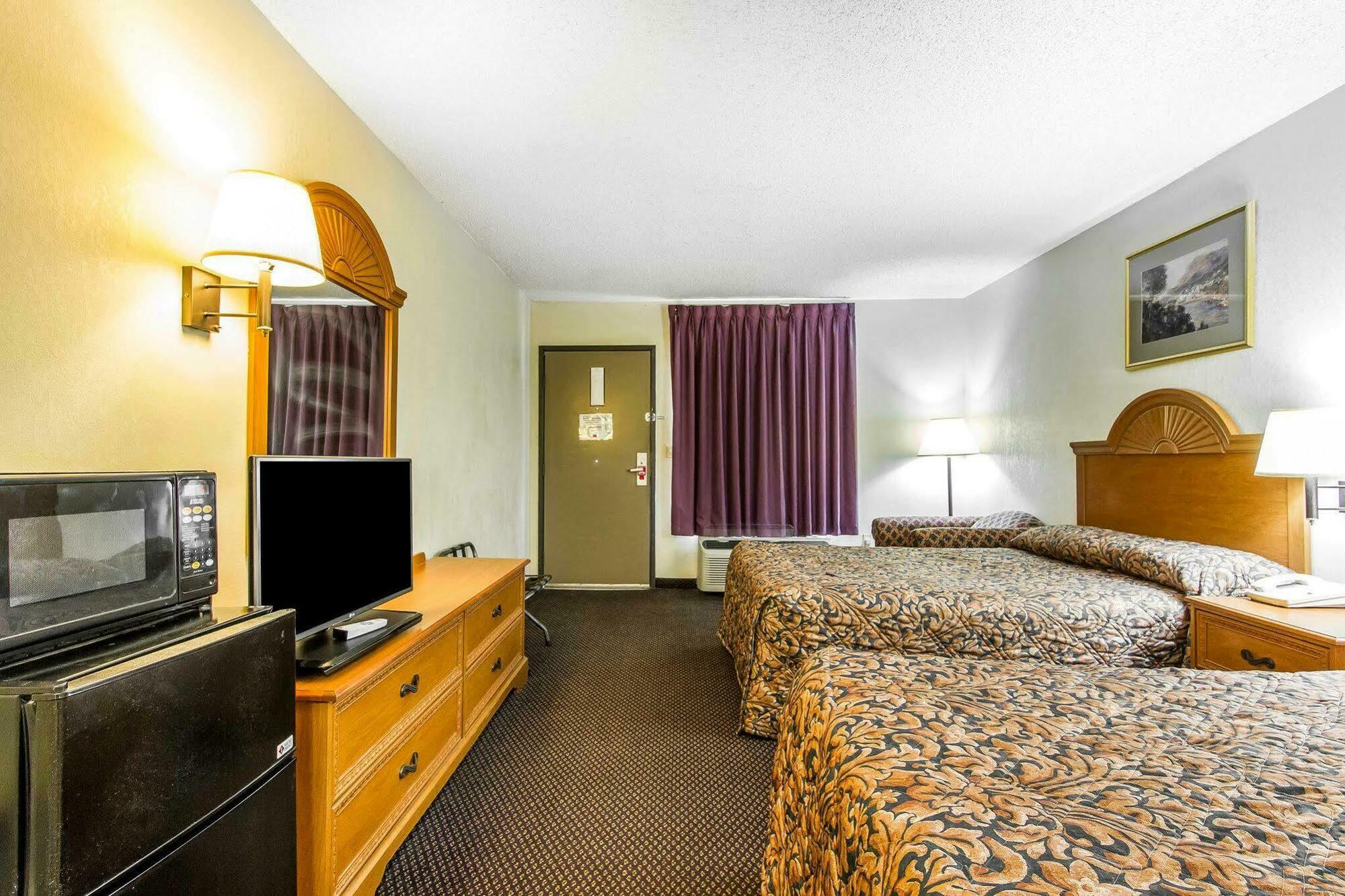 Econo Lodge & Suites Clarksville Dış mekan fotoğraf