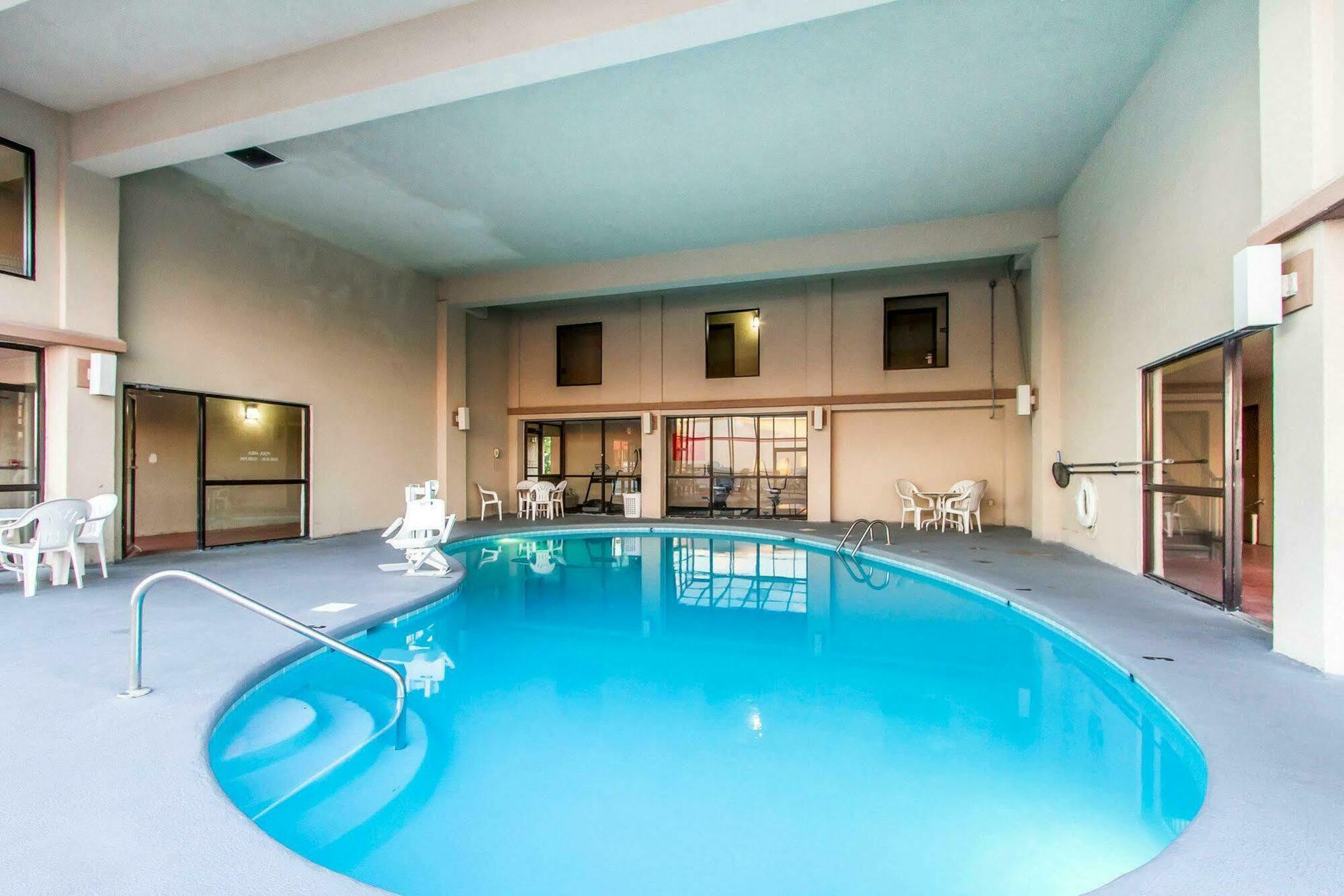 Econo Lodge & Suites Clarksville Dış mekan fotoğraf